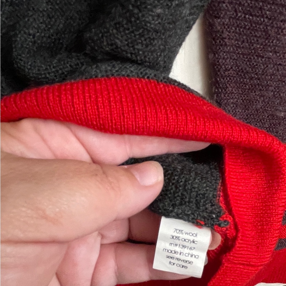 27 Miles Black and Red Crewneck Sweater - Picture 4 of 5